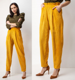 Modèles simples de pantalons pour femmes avec une bande élastique