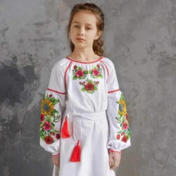 Modello gratuito di vestito vyshyvanka per bambini